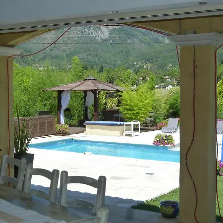 Les Bambous Bed & Breakfast *